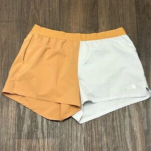 The North Face Women’s Two-Tone Athletic Shorts Size Large